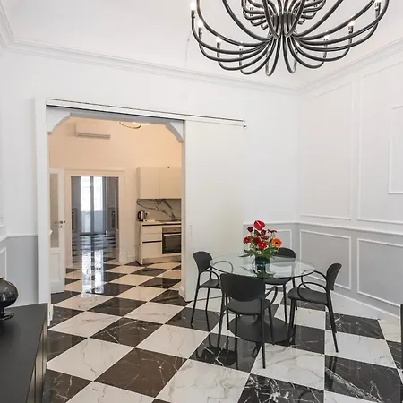 Nitti 76 Luxury Apartment