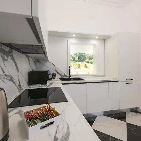 Nitti 76 Luxury * Таранто